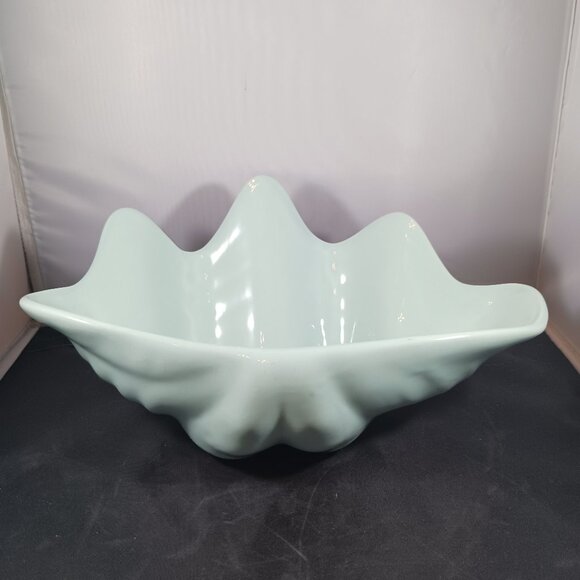 Vintage HALL Pottery Mid Century Light Blue Shell Bowl - Picture 1 of 10